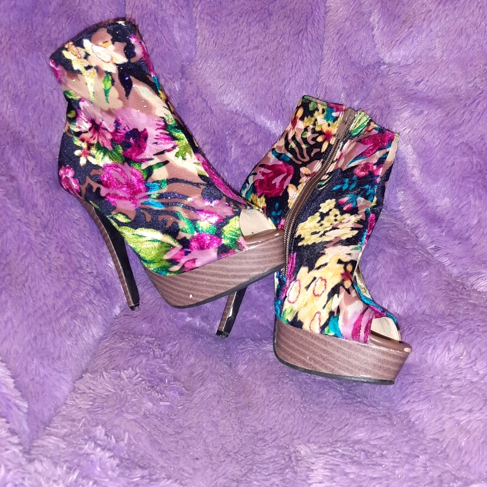 Heels - Picture 8 of 8